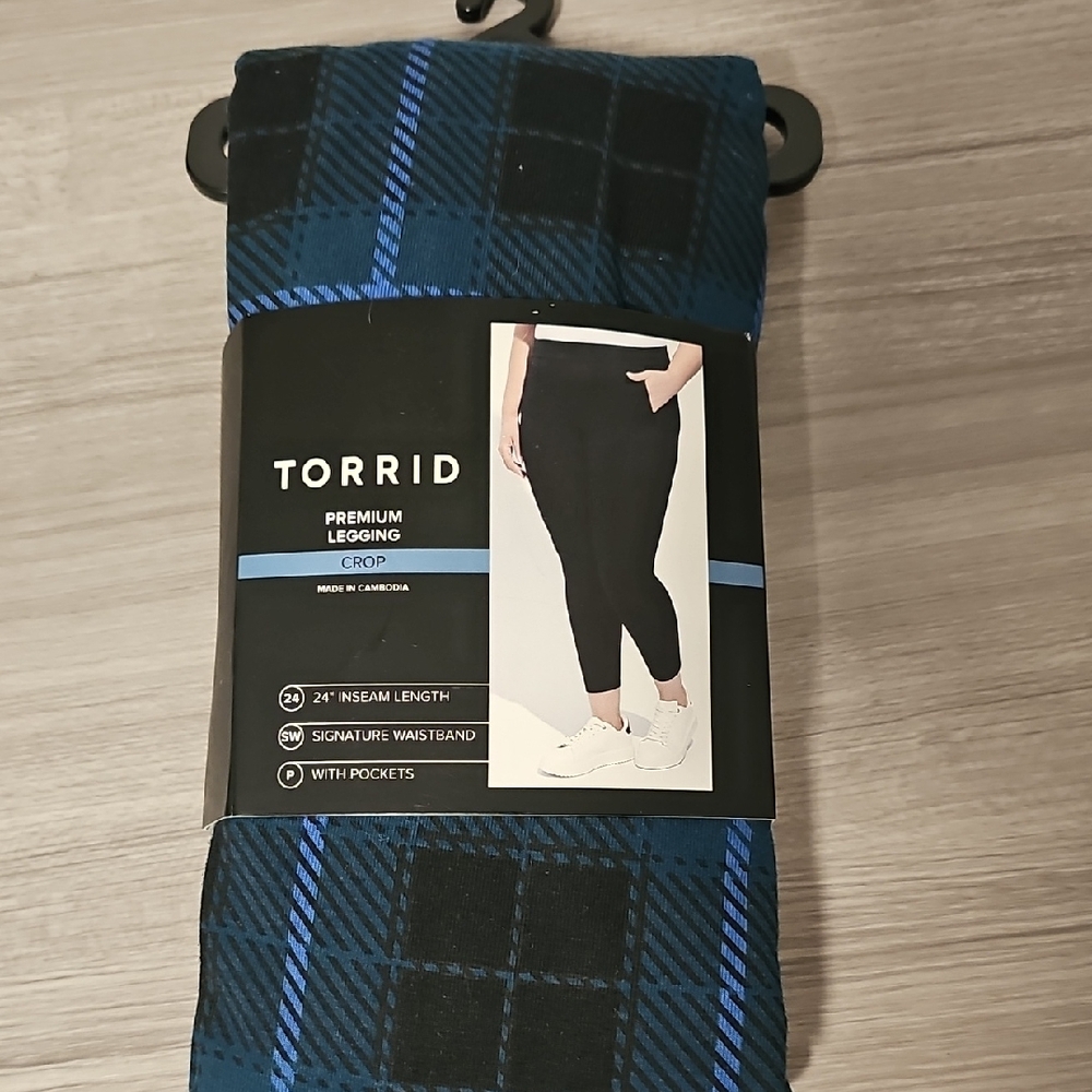 🌸🌼2 For $20🌼🌸Torrid Blue and Black Plaid leggings